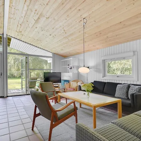 Three-bedroom In * Nordenbro Vesteregn